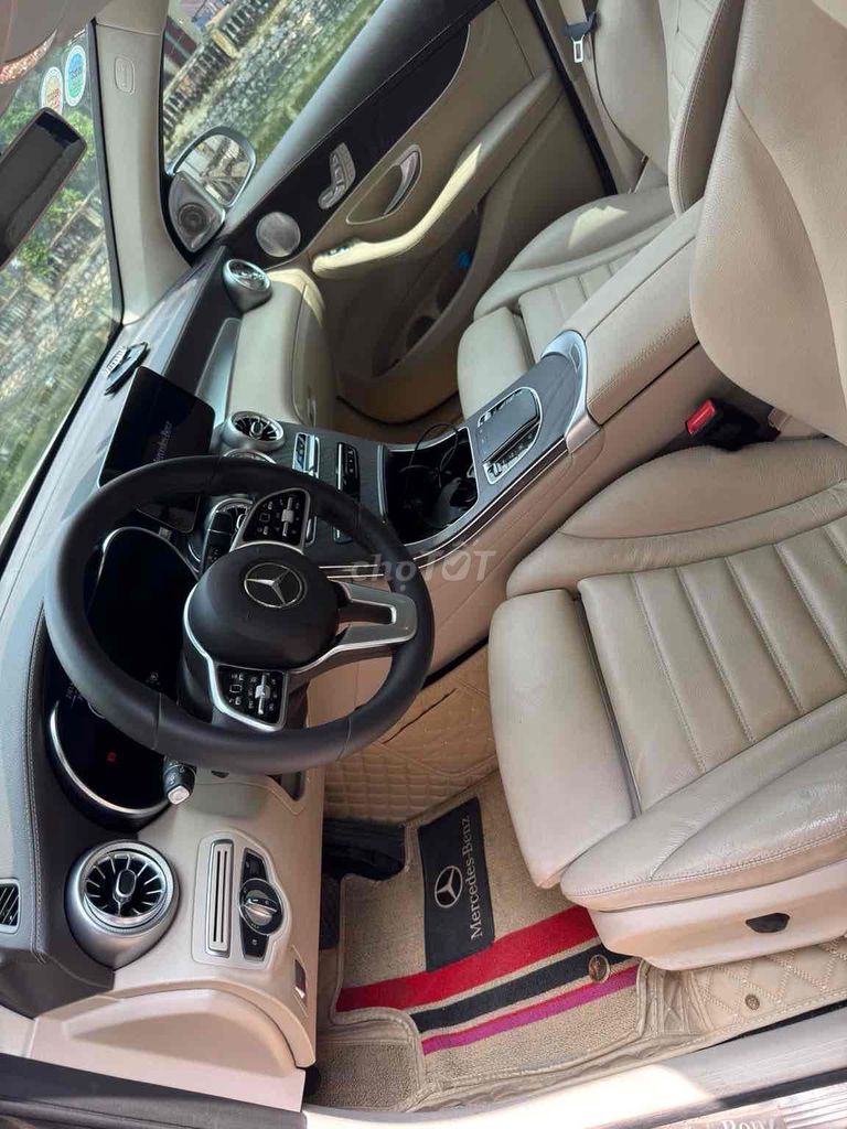 Mercedes-Benz GLC 200 4matic 2020 Серый 50000 км