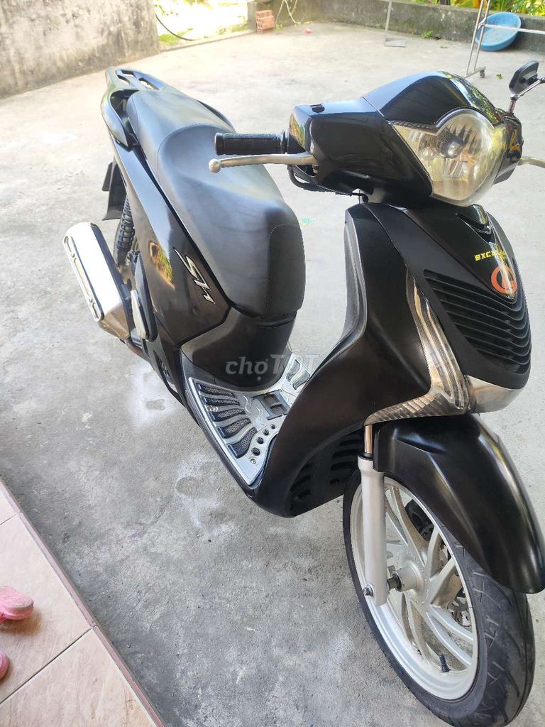 Honda SH Вьетнам 2013 Черный и гладкий двигатель