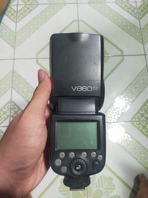 V860ii for c. Mua bán Máy ảnh, Máy quay tại Thành phố Dĩ An Bình Dương được đăng bởi Quốc Đạt Trần