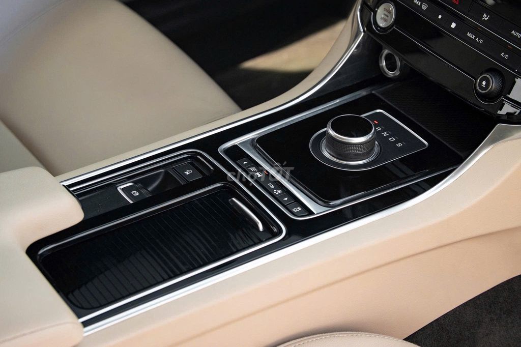 Jaguar XF 2016 PURE Trắng - 1 Chủ Từ Đầu. Mua bán Ô tô tại Quận 7 Tp Hồ Chí Minh được đăng bởi FatCar Auto hình 17