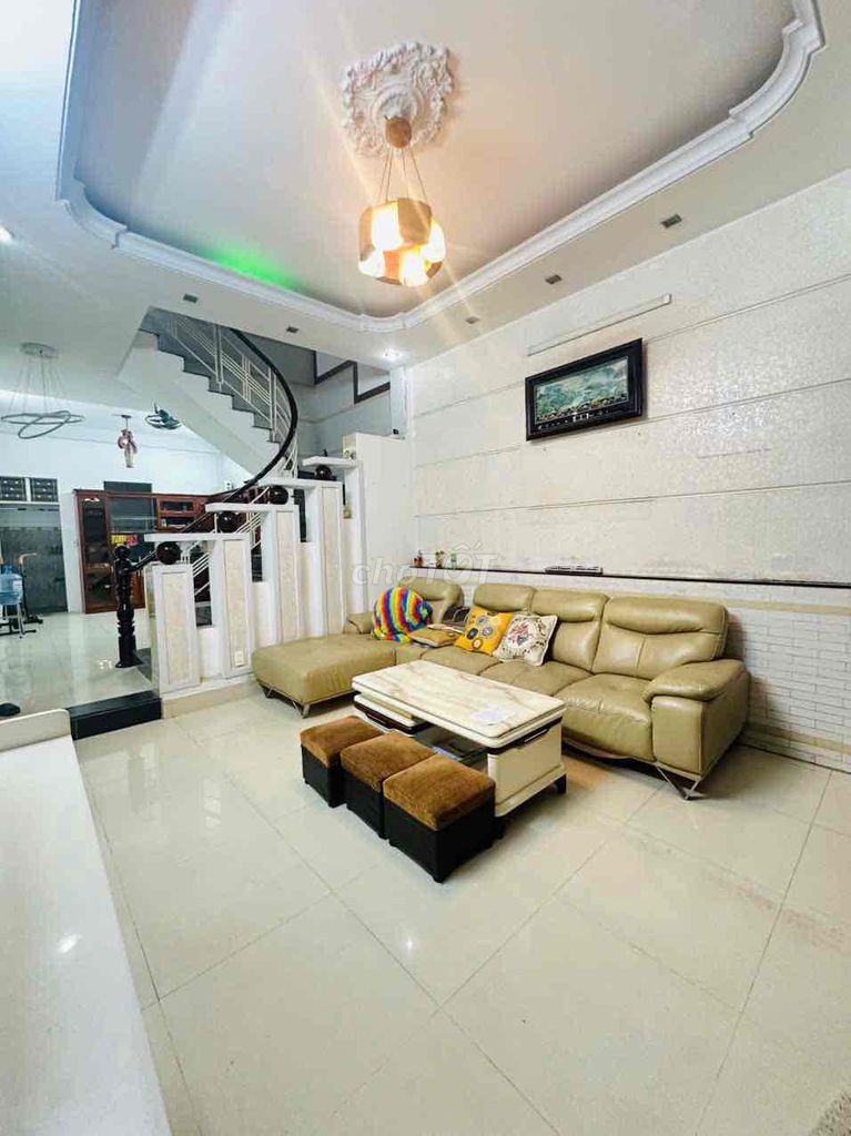 Bán nhà Gò Vấp, 4m x 15m, 3 Tầng BTCT, Gần Phạm Văn Bạch, 6 Tỷ hơn tý