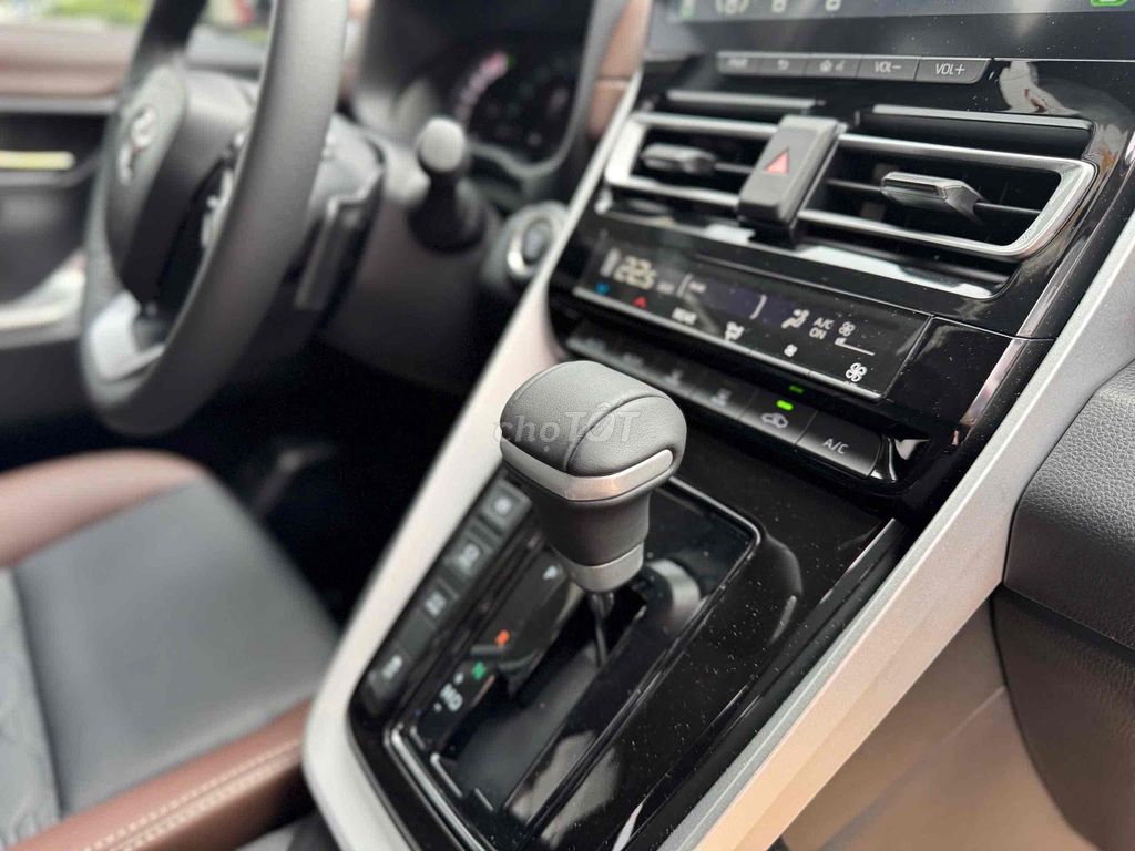 Innova Cross 2025 siêu mới 99,9% 1.025km. Mua bán Ô tô tại Quận Gò Vấp Tp Hồ Chí Minh được đăng bởi Nguyễn An hình 14