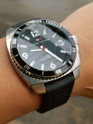 Tommy hàng hiệu size 42mm. Mua bán Đồng hồ tại Quận Hoàng Mai Hà Nội được đăng bởi Noname