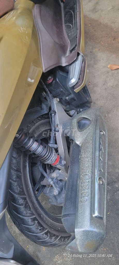 Honda PCX Vàng đồng. Mua bán Xe máy tại Quận Gò Vấp Tp Hồ Chí Minh được đăng bởi Nguyễn Thế Hiển hình 6