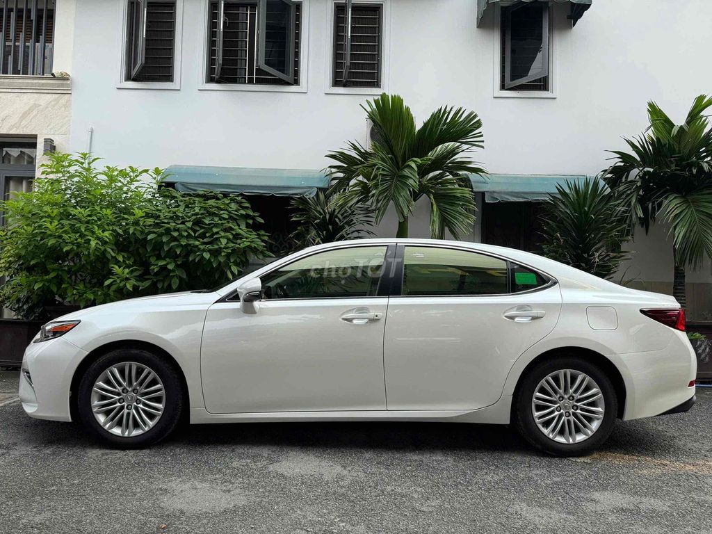 Lexus ES 250 2.5L 2015 60.000km. Mua bán Ô tô tại Quận Gò Vấp Tp Hồ Chí Minh được đăng bởi Thức hình 4