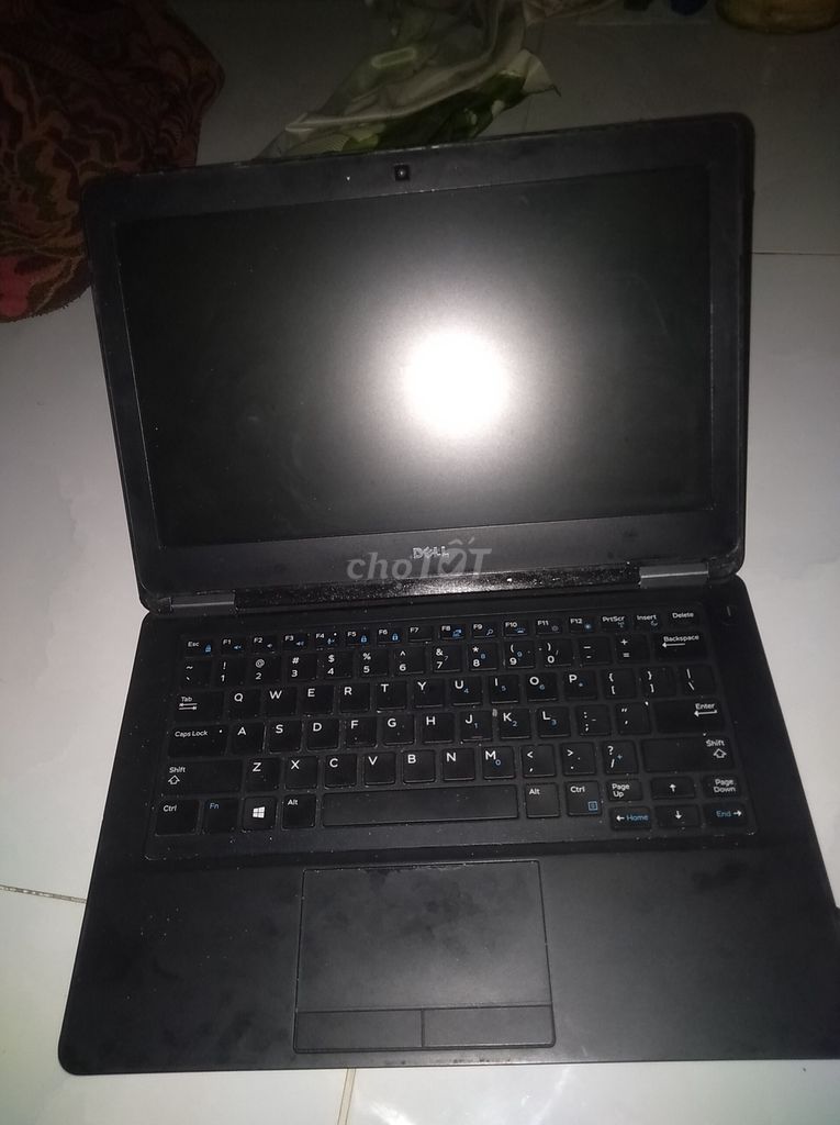 Dư Máy E5270