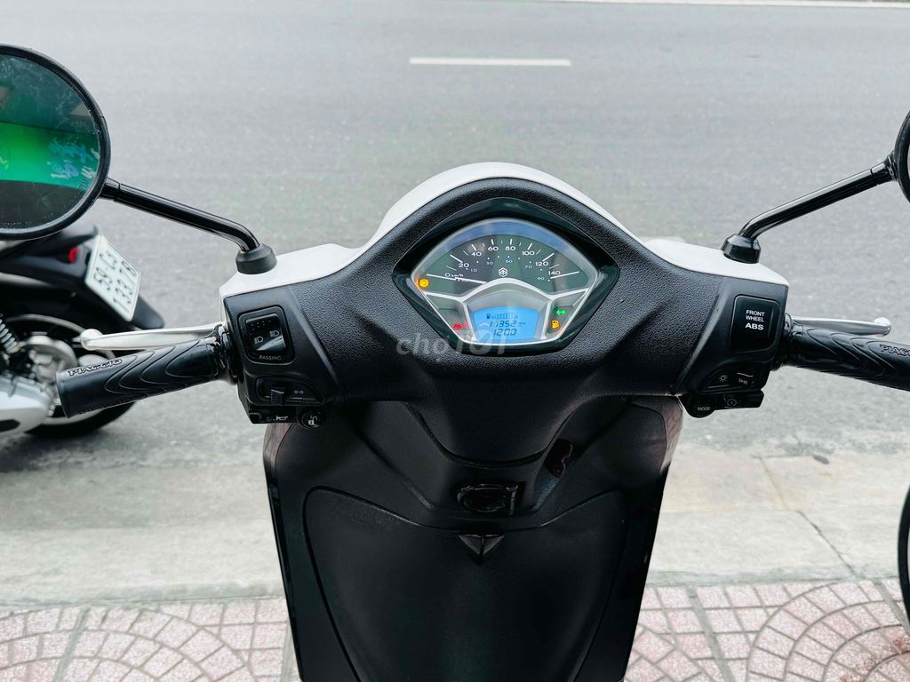 Lyberty S Iget Abs 2021 trắng đen sporty bs tphcm. Mua bán Xe máy tại Quận Phú Nhuận Tp Hồ Chí Minh được đăng bởi VESPA Piaggio Quốc Vương  hình 6