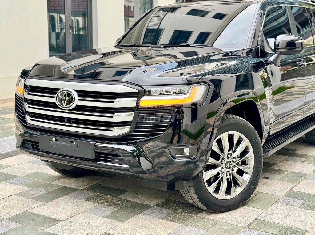 Toyota Land Cruiser Lc300 2022 photo 4
