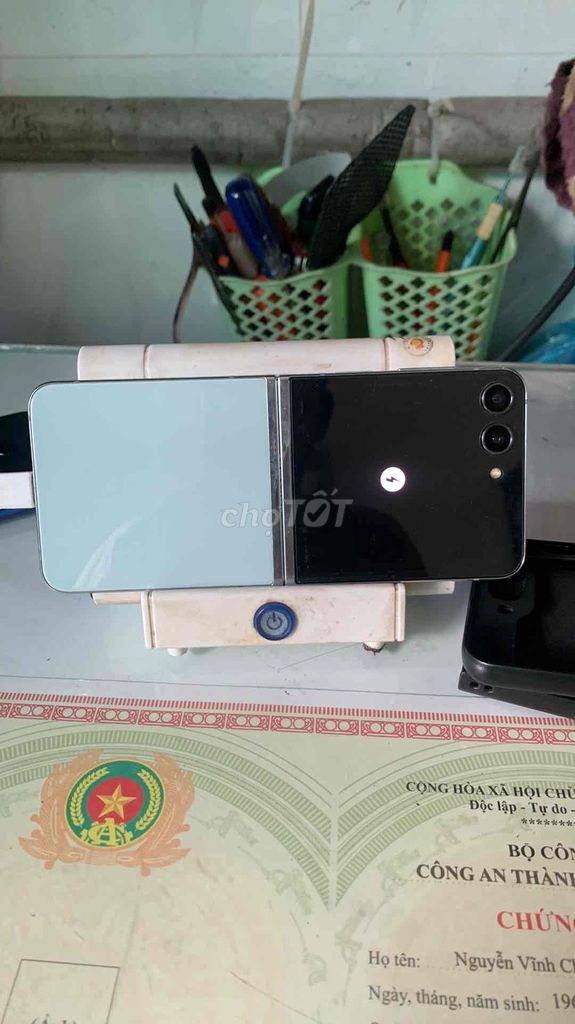 Samsung Z Flip 5 Hư màn. Mua bán Điện thoại tại Quận Ninh Kiều Cần Thơ được đăng bởi a.CHƯƠNG hình 1