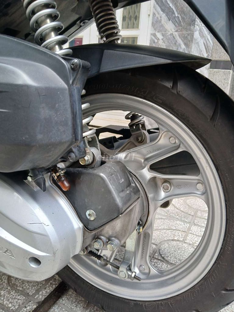 AIRBLADE 125 2019 КРАСИВАЯ АВТОВЛАДЕЛИЦА ПРОТИВ САЙГОНА