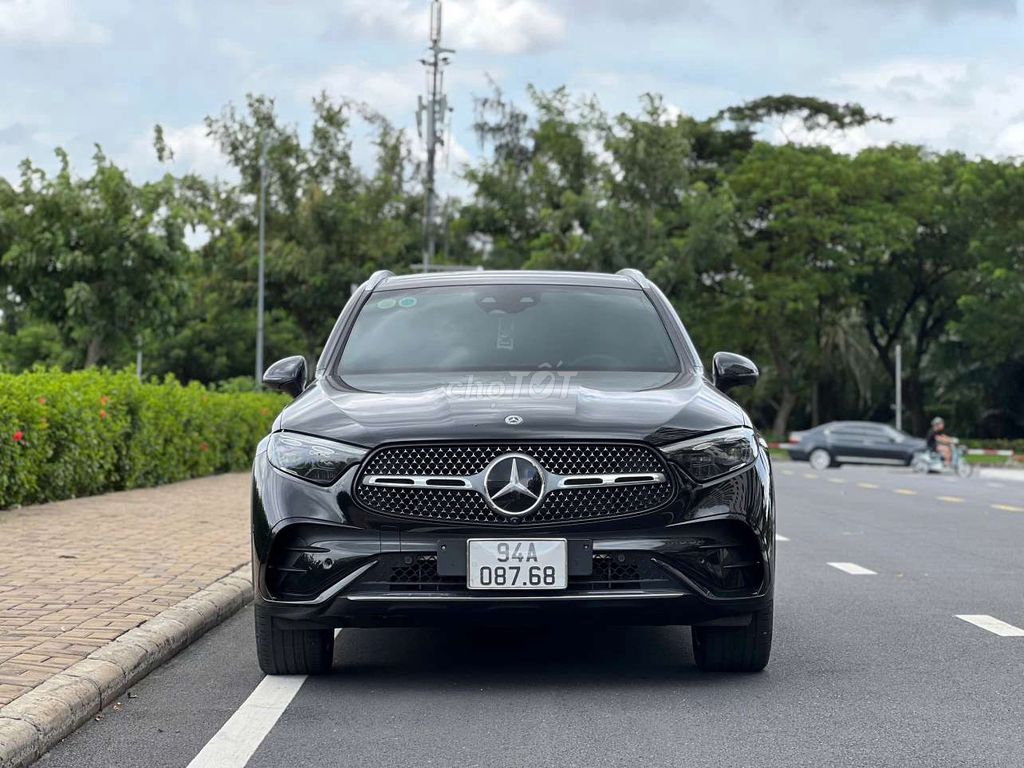 Mercedes Benz GLC 2023 GLC 300 - 5000 km