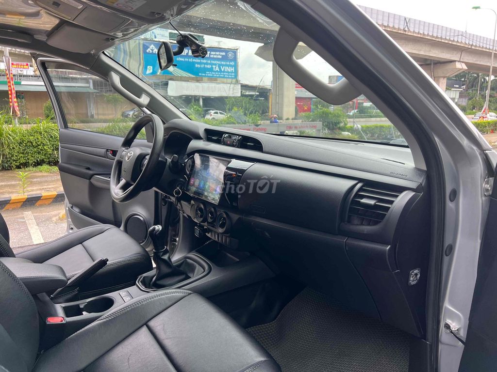 Toyota Hilux 2019 2.4E 4x2 MT - 180000 km. Mua bán Ô tô tại Quận Hà Đông Hà Nội được đăng bởi Đỗ Tiên  hình 10