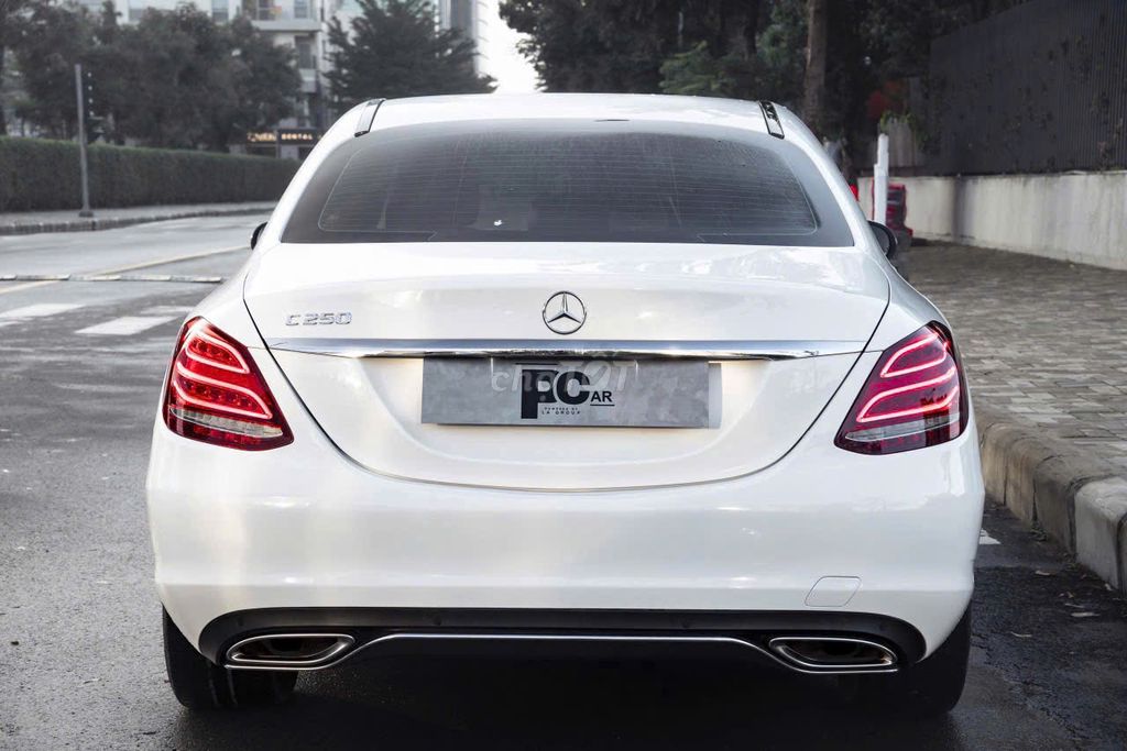 Mercedes Benz C250 Exclusive 2018. Mua bán Ô tô tại Quận 1 Tp Hồ Chí Minh được đăng bởi Thái LA Auto hình 14