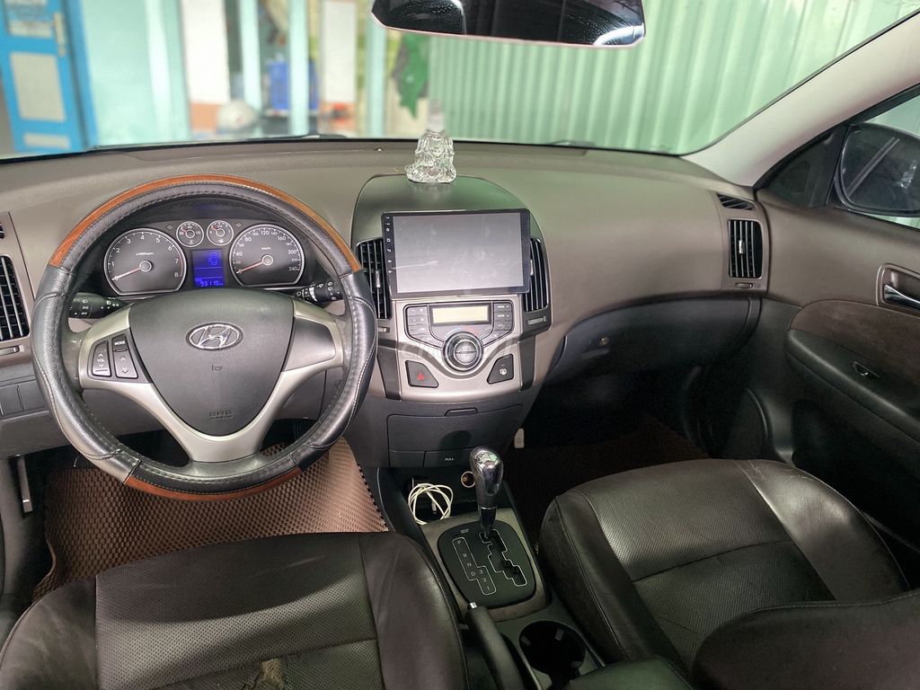 Hyundai i30 CW 2012 Trắng 93.000 km. Mua bán Ô tô tại Thành phố Thủ Dầu Một Bình Dương được đăng bởi Đoàn Tỉnh hình 10