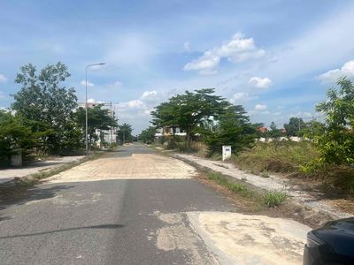 cho thuê đất tiện làm quán ăn quán cf, đối diện sông thoáng mát