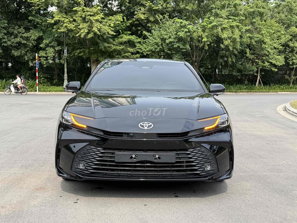 Toyota Camry 2.0Q модель 2025 супер новая