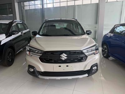 Suzuki XL7 Hybrid 2026 Trắng ngà đen