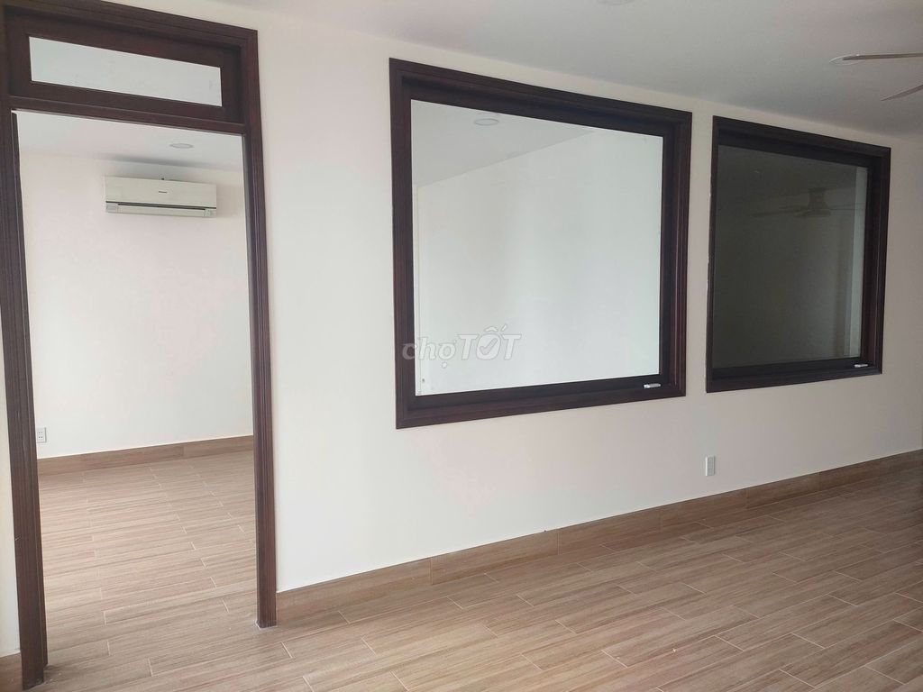 ПЛОЩАДЬ ДОМА НА УЛИЦЕ ХАУ ГИАНГ: 7X20 М, ЦОКОЛЬНЫЙ ЭТАЖ, 3 ЭТАЖА В АРЕНДУ