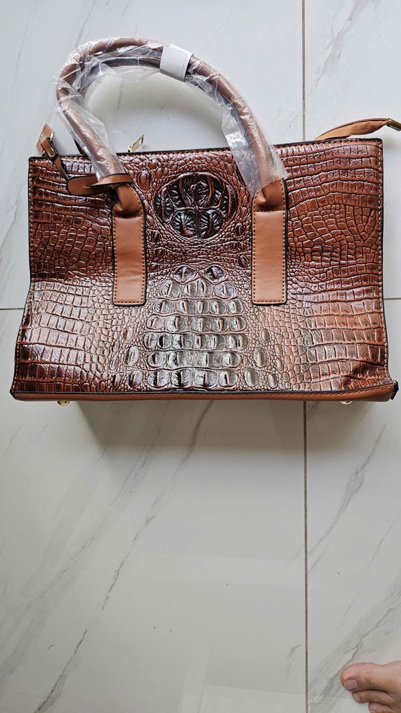 Túi xách Nữ Da thật nhiều màu dễ lựa chọn mới 100%. Mua bán Túi xách tại Quận 7 Tp Hồ Chí Minh được đăng bởi HUY hình 1