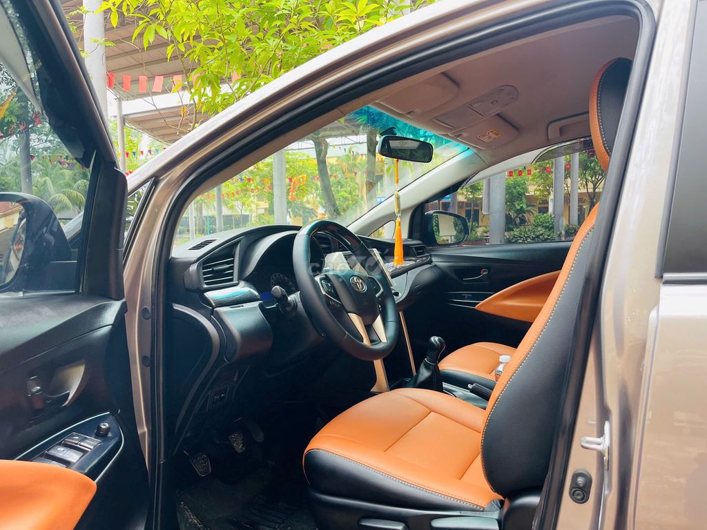 Tôi cần bán chiếc xe ô tô Toyota Innova 2.0E 2020. Mua bán Ô tô tại Quận Cầu Giấy Hà Nội được đăng bởi Thầy Minh hình 4