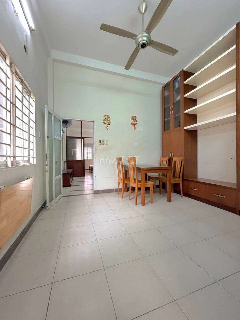 Аренда · 3 комн. · 83 м² · Quận 3, ул. Đường Lê Văn Sỹ