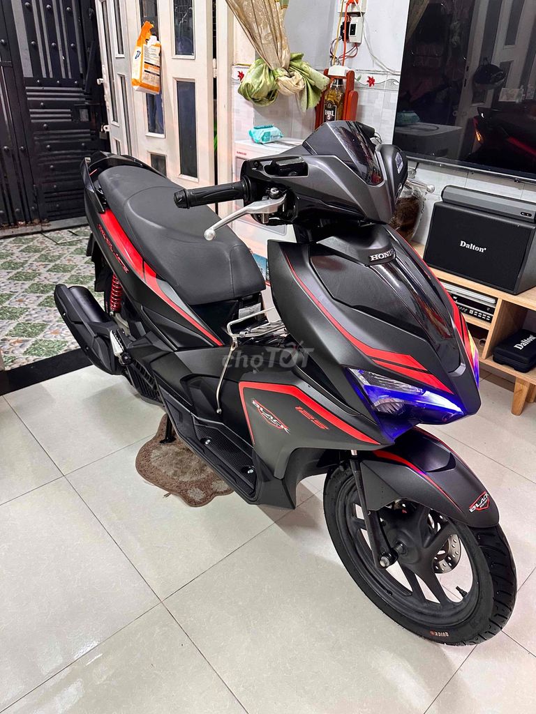 Воздушный клинок Honda 2018 черный