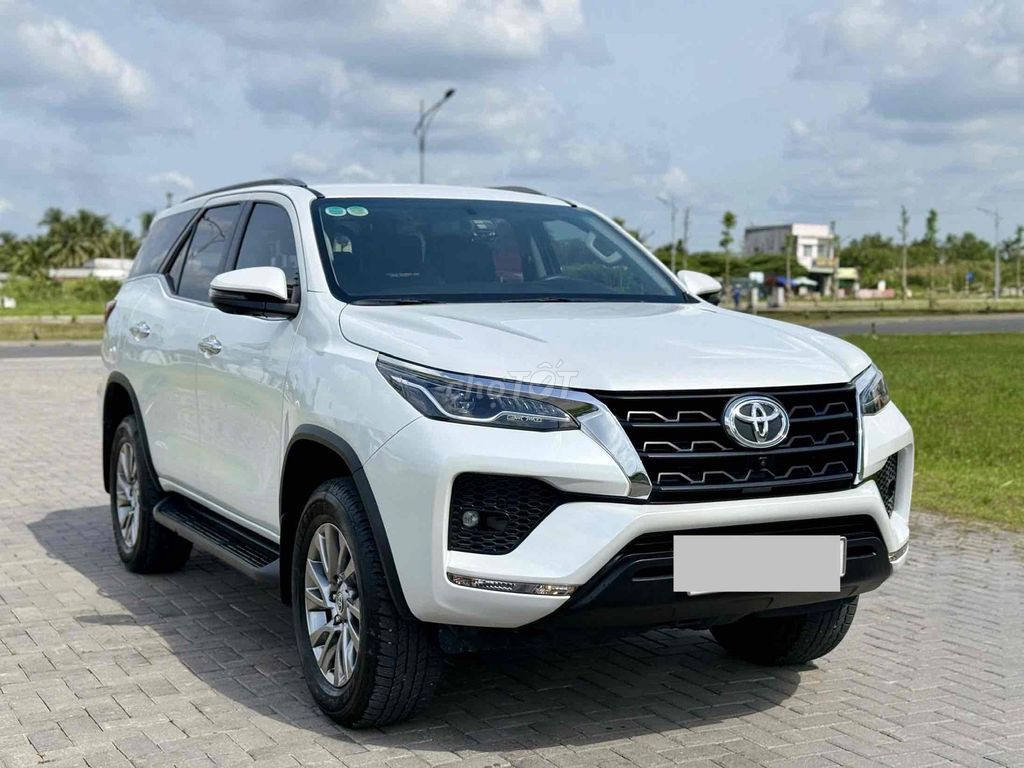 Toyota Fortuner 2.7V 2024 lướt 39.000km xe như mới. Mua bán Ô tô tại Quận 1 Tp Hồ Chí Minh được đăng bởi Nguyên hình 2