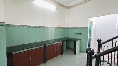 Аренда · 6 комн. · 80 м² · Quận 11, ул. Đường Lạc Long Quân