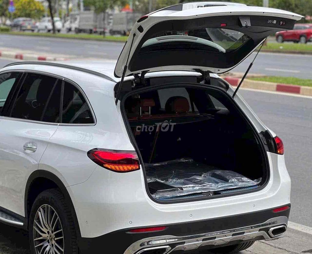 Mercedes GLC 200 4Matci V1 2025 siêu lướt. Mua bán Ô tô tại Quận Bình Thạnh Tp Hồ Chí Minh được đăng bởi Hùng Mercedes Haxaco Hàng Xanh hình 5