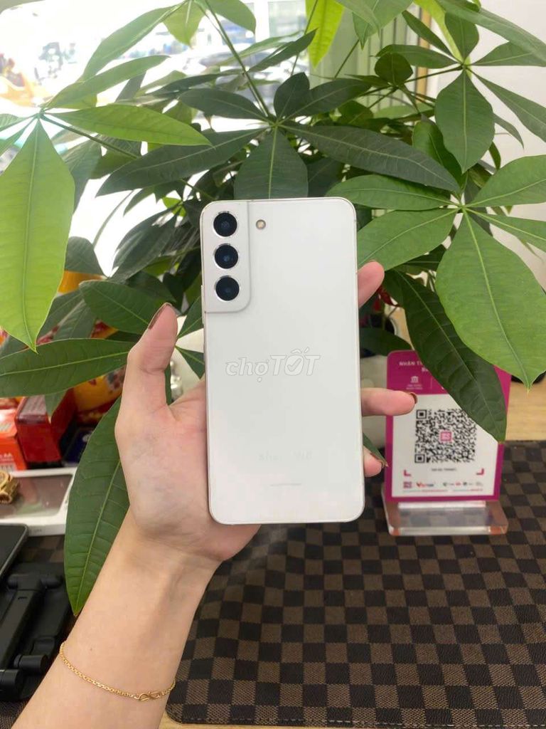 Samsung S22plus 256GB Trắng. Mua bán Điện thoại tại Quận 1 Tp Hồ Chí Minh được đăng bởi Minh phương hình 1
