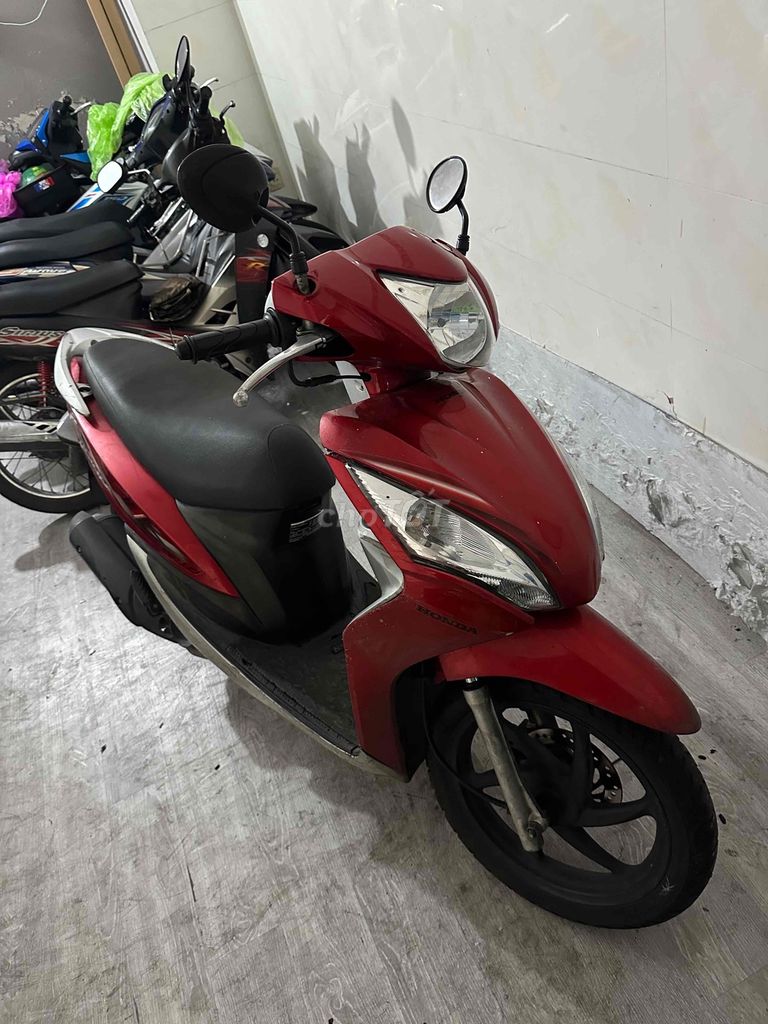 Мопед Honda Vision 2011 г., красный