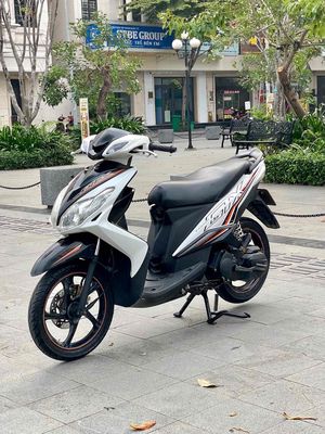 Yamaha Luvias FI Trắng đen. Mua bán Xe máy tại Quận Gò Vấp Tp Hồ Chí Minh được đăng bởi LONG THỊNH