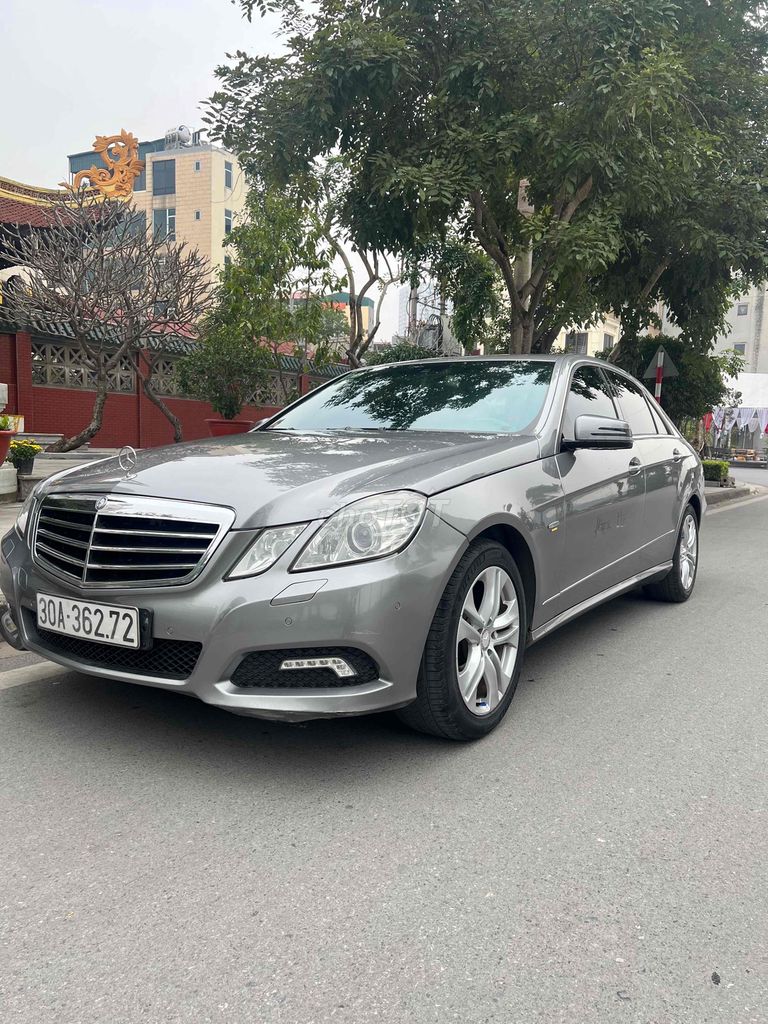 Mercedes Benz E Class 2010 E250 - 150000 km. Mua bán Ô tô tại Quận Hoàng Mai Hà Nội được đăng bởi Trí Nhân hình 3