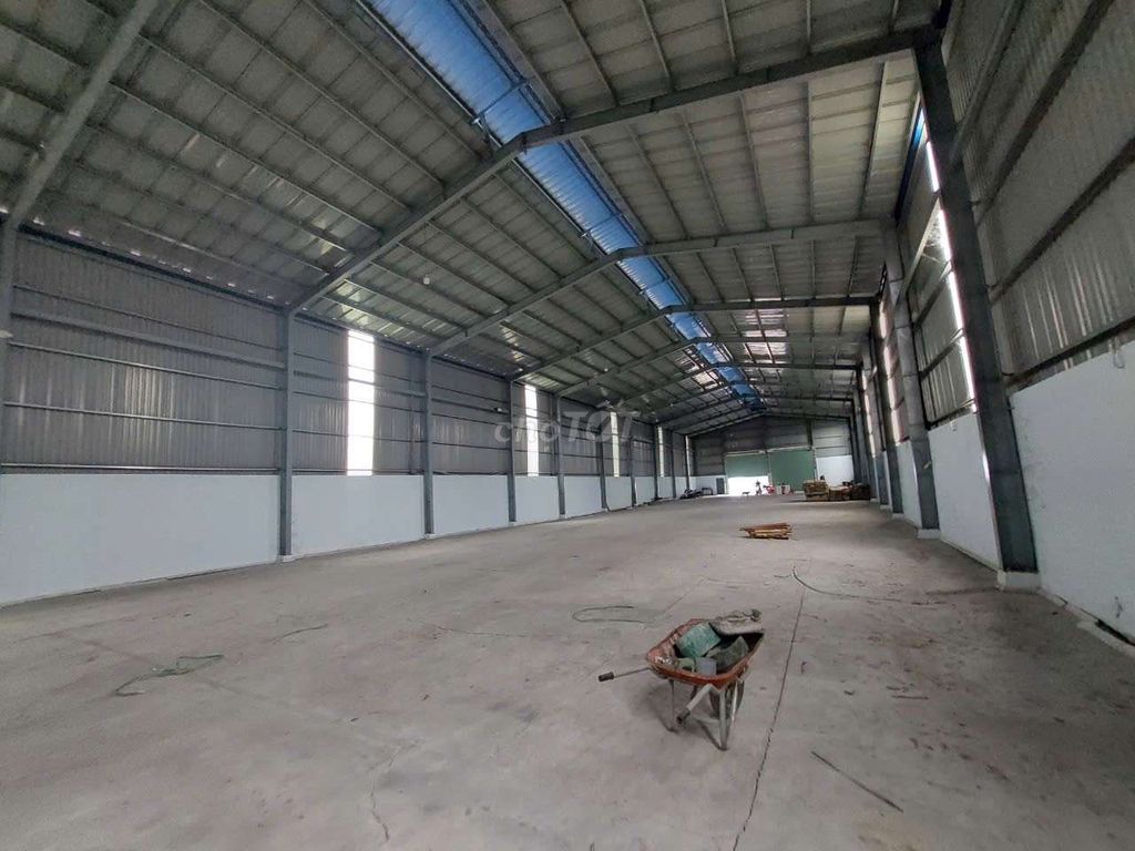 Cho thuê kho xưởng 1800m2.Đường xe công, Bến cát,Bình Dương