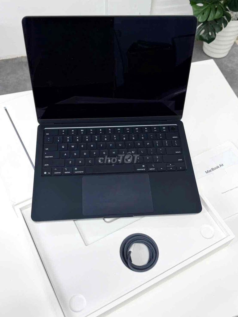 Apple Macbook Air M4 13 inch 16GB/256GB Đen 99%. Mua bán Laptop tại Quận 10 Tp Hồ Chí Minh được đăng bởi Táo Tốt Apple  hình 1