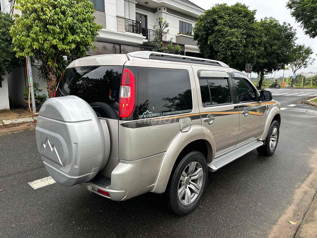 Ford Everest 2009 2.5L 4x2 AT - 150000 km. Mua bán Ô tô tại Quận Cẩm Lệ Đà Nẵng được đăng bởi Ông Tú hình 5