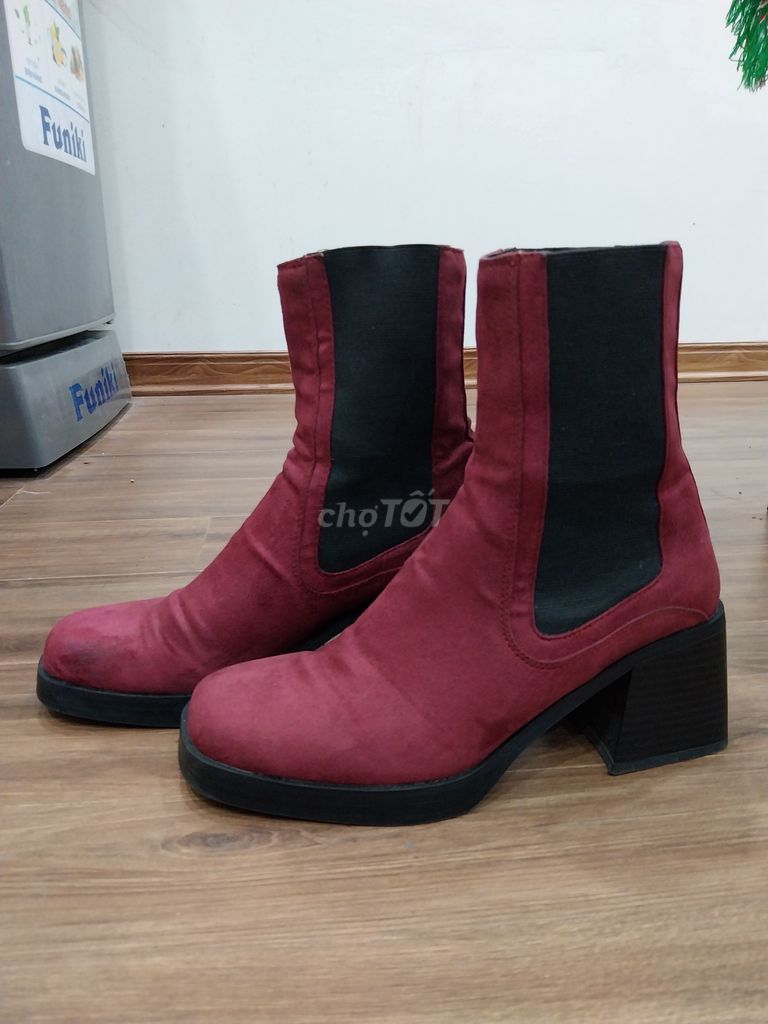 Bốt Vascara Nữ Đỏ đô. Mua bán Giày dép tại Quận Ba Đình Hà Nội được đăng bởi Trà My hình 1