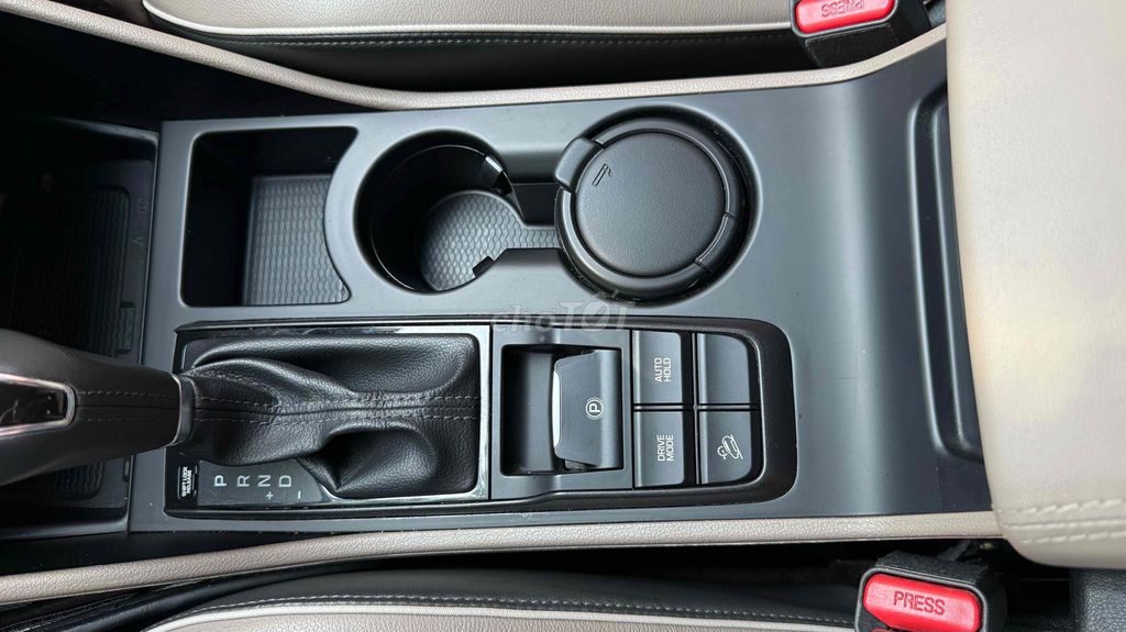 Cần bán Hyundai Tucson 2.0L 2020 máy Dầu Đặc biệt. Mua bán Ô tô tại Quận Nam Từ Liêm Hà Nội được đăng bởi Việt Khắc hình 15