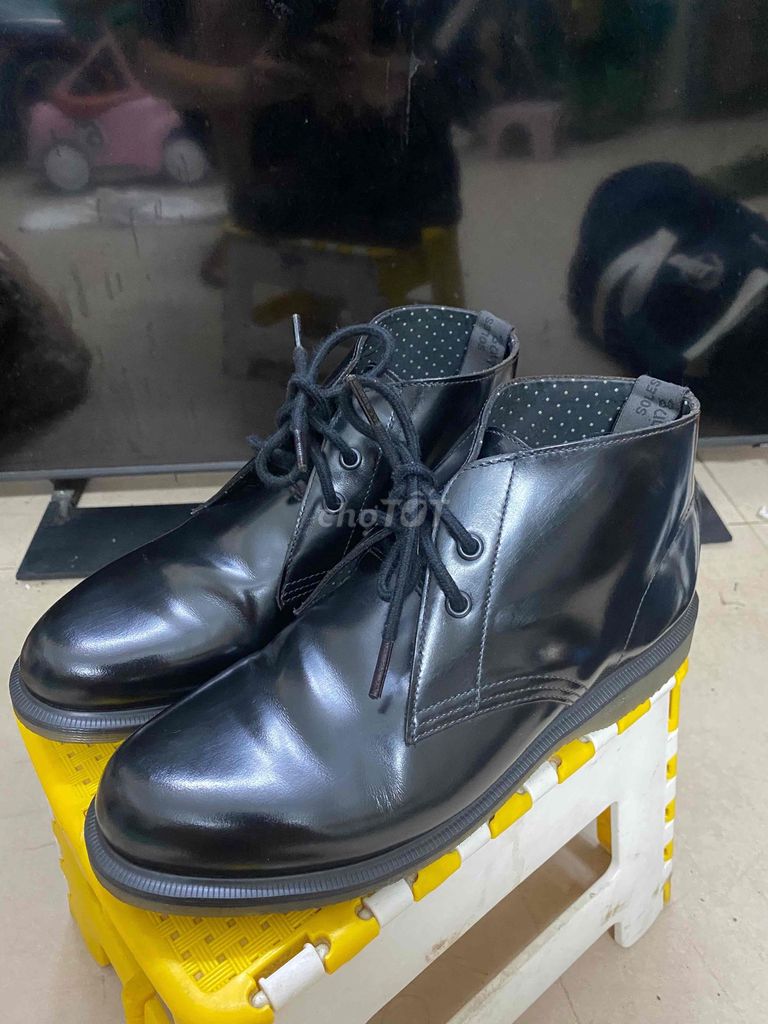 Giày bốt Dr. Martens chính hãng. Mua bán Giày dép tại Quận Tây Hồ Hà Nội được đăng bởi Nguyễn Viết Hải hình 1