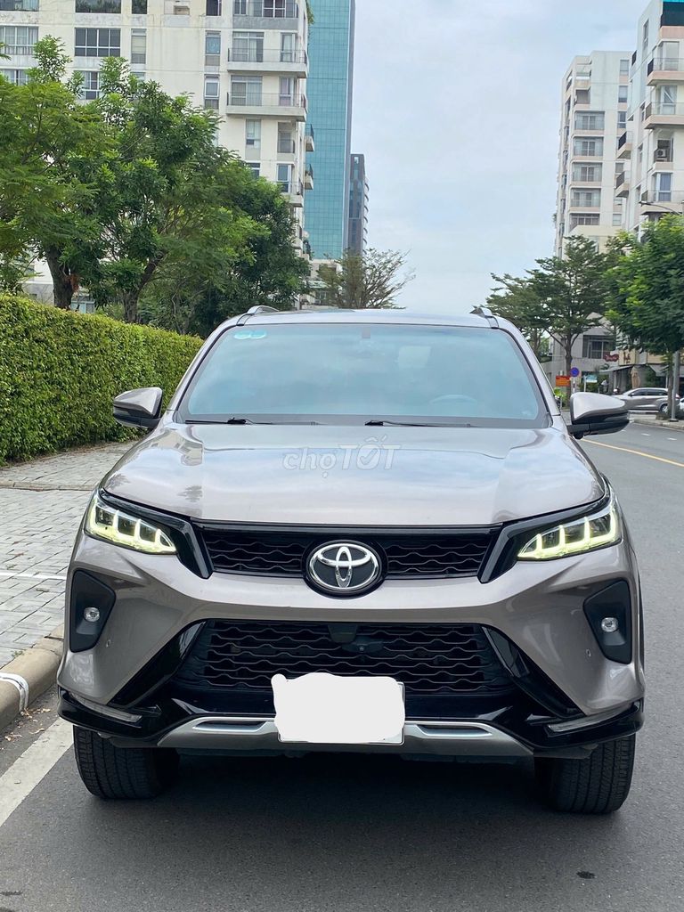 Toyota Fortuner Legender 2022 2.4 4x2 66.000 km. Mua bán Ô tô tại Quận 4 Tp Hồ Chí Minh được đăng bởi HADO hình 1