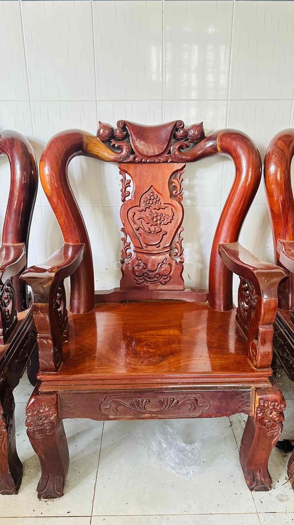 Bàn ăn gỗ hột xoài 8 ghế. Mua bán Bàn ghế tại Huyện Định Quán Đồng Nai được đăng bởi Hiếu Nguyễn hình 1