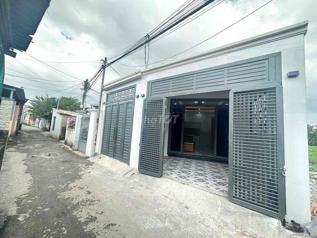 Bán nhà c4 mới 100% , hẻm thông xe 7 chỗ