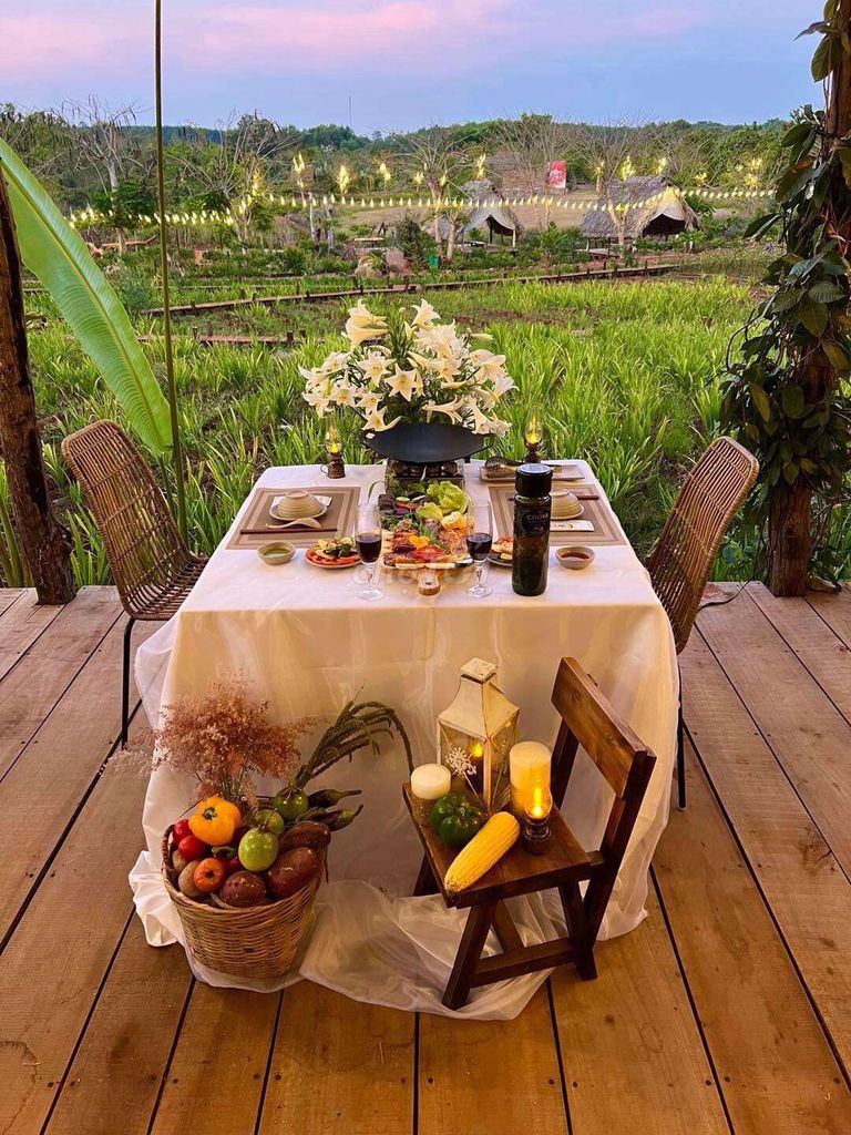 Tuyển Bếp Chính