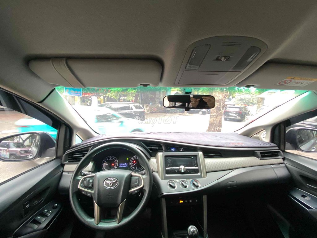 Toyota Innova 2017 2.0E - 98000 km. Mua bán Ô tô tại Quận Thanh Xuân Hà Nội được đăng bởi Bảo Hùng hình 13