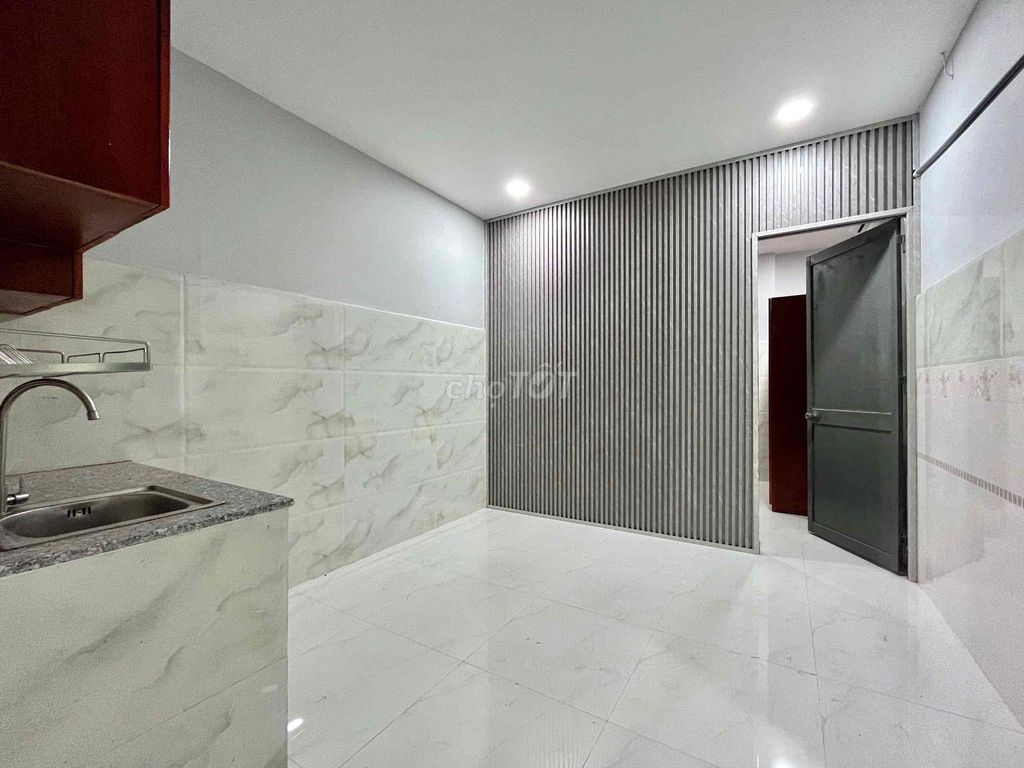 1PN TÁCH BẾP SẴN MÁY LẠNH GẦN BẾN XE Q8 - KHÔNG GIỚI HẠN NGƯỜI VÀ XE