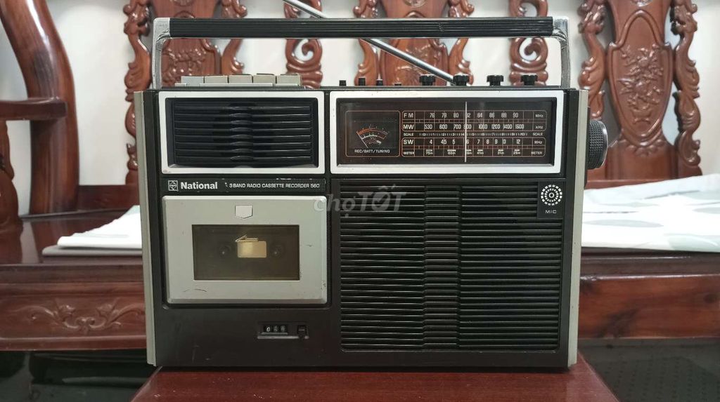 Radio cassette hiệu National model RQ - 560