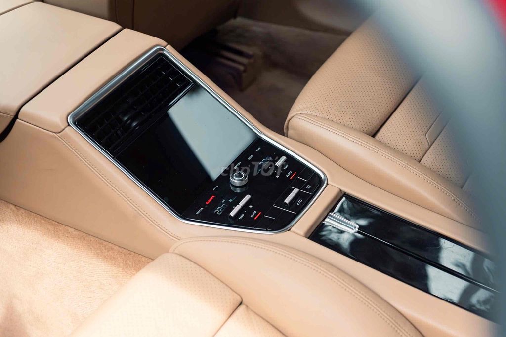 Porsche Panamera Model 2018 . Đỏ - Kem . Full BD. Mua bán Ô tô tại Quận 7 Tp Hồ Chí Minh được đăng bởi Thái LA Auto hình 11