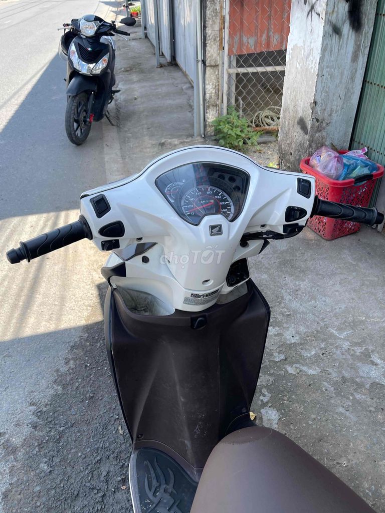 Honda Vision biển 95 ngây chủ máy zin êm fun chức. Mua bán Xe máy tại Quận Cái Răng Cần Thơ được đăng bởi Cầm Đồ Minh Tấn hình 4