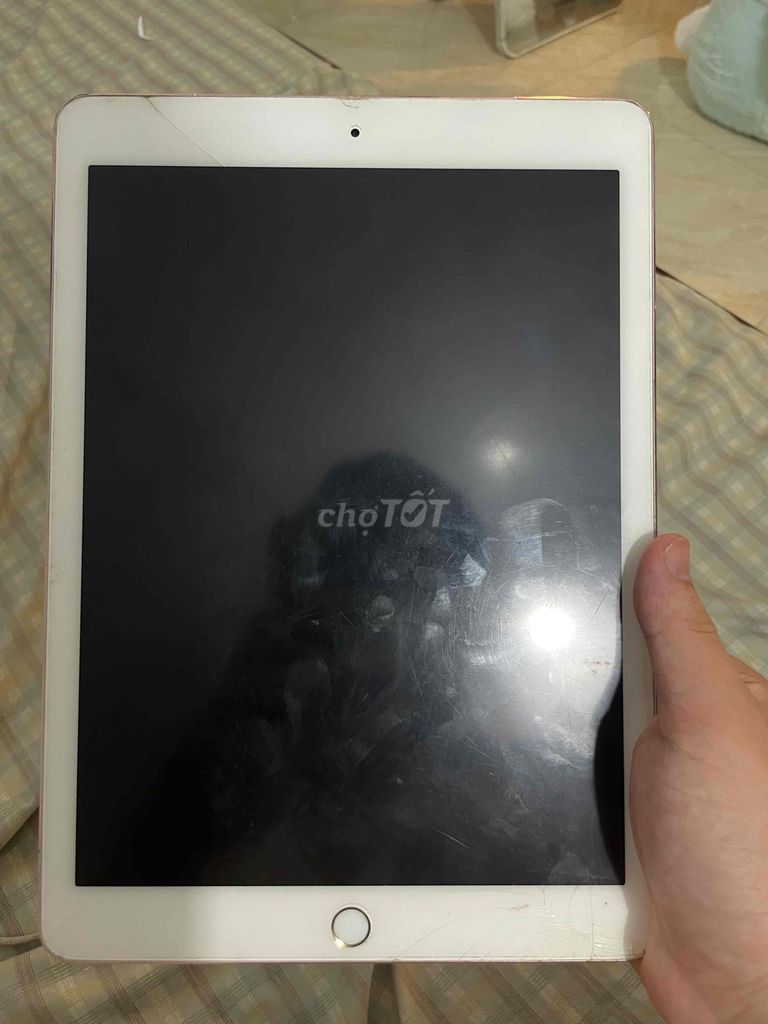 Apple iPad 9.7 128GB Vàng hồng. Mua bán Máy tính bảng tại Huyện Thạch Thất Hà Nội được đăng bởi Anh Minh hình 1