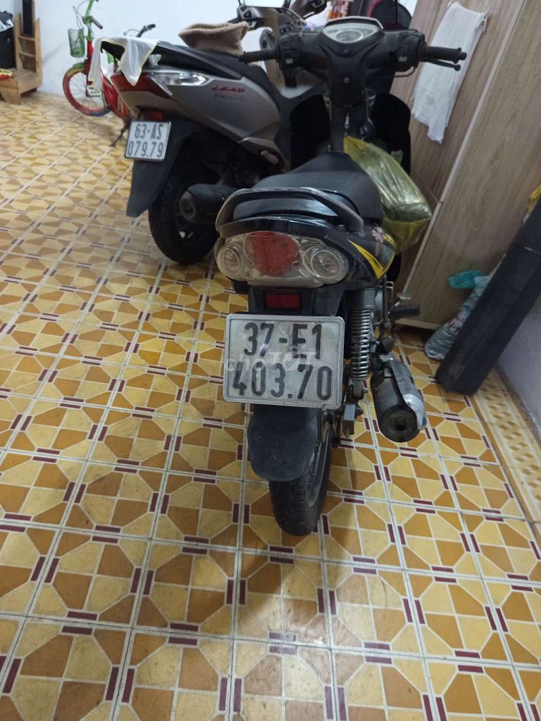 Xe máy Yamaha Jupiter Gravita màu Đen Bạc Vàng. Mua bán Xe máy tại Quận Bình Thuỷ Cần Thơ được đăng bởi Quang Liêm hình 5